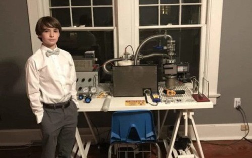 Cậu bé 12 tuổi giải thích vì sao thay vì chơi game ở độ tuổi này, cậu lại đi chế tạo lò phản ứng hợp hạch