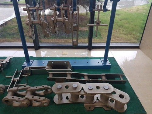nhông xích trong hệ thống máy móc công nghiệp A4